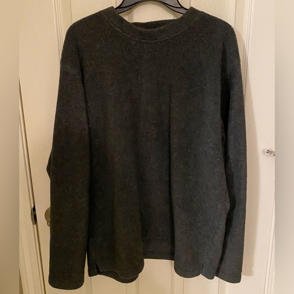 cozy Basic Editions black/gray sweater